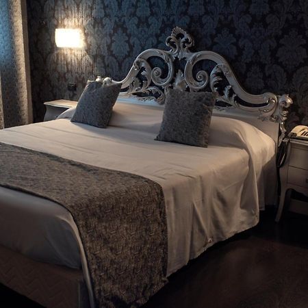 Hotel - Motel Flower Gropello Cairoli Eksteriør bilde
