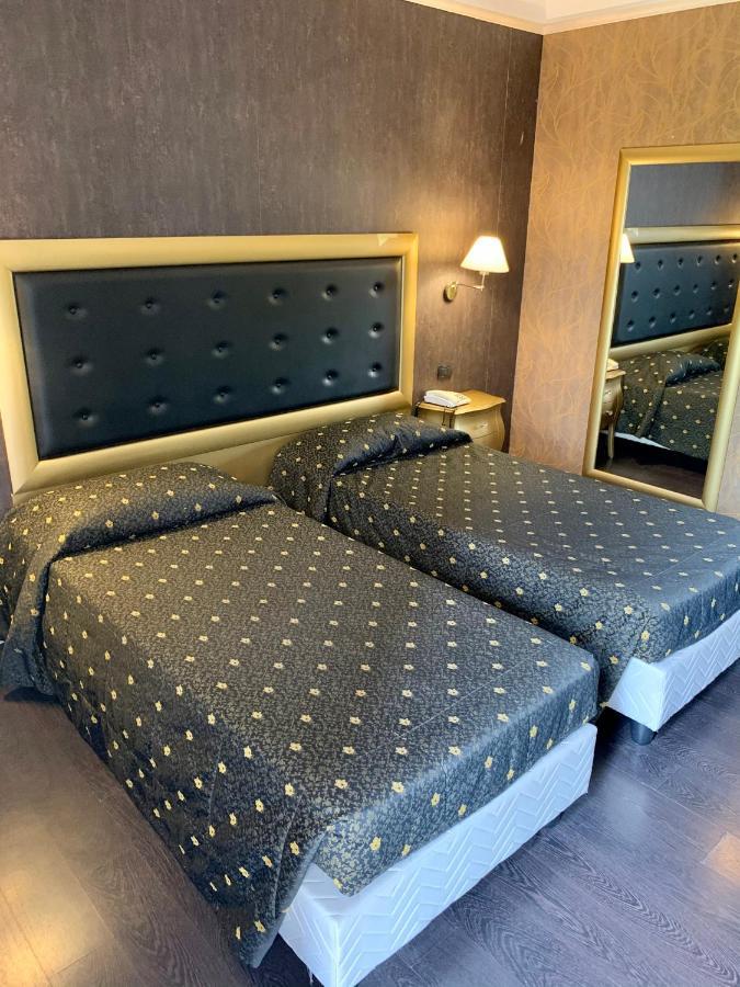 Hotel - Motel Flower Gropello Cairoli Eksteriør bilde