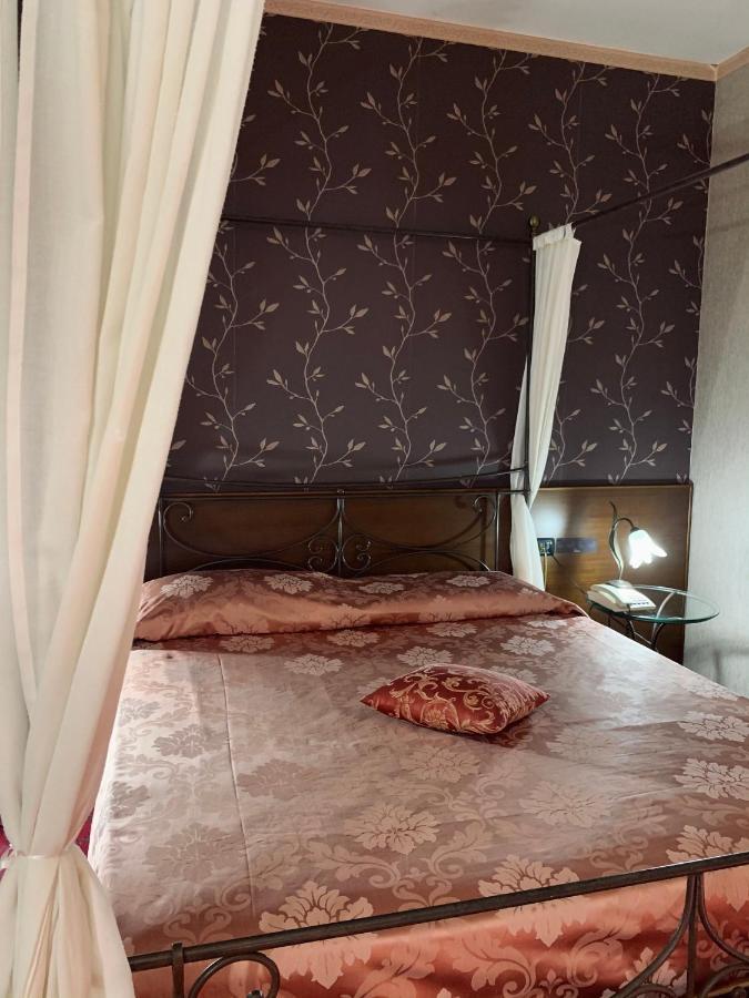 Hotel - Motel Flower Gropello Cairoli Eksteriør bilde