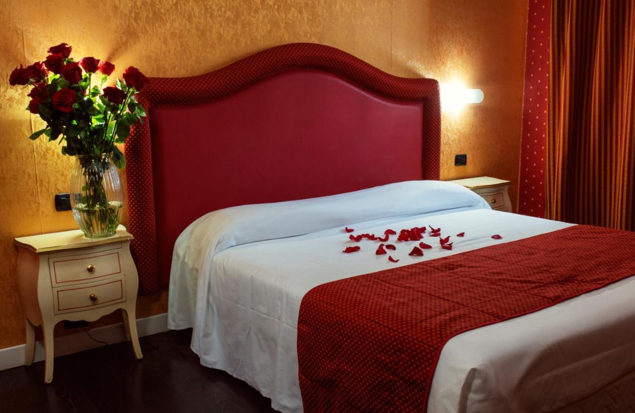 Hotel - Motel Flower Gropello Cairoli Eksteriør bilde