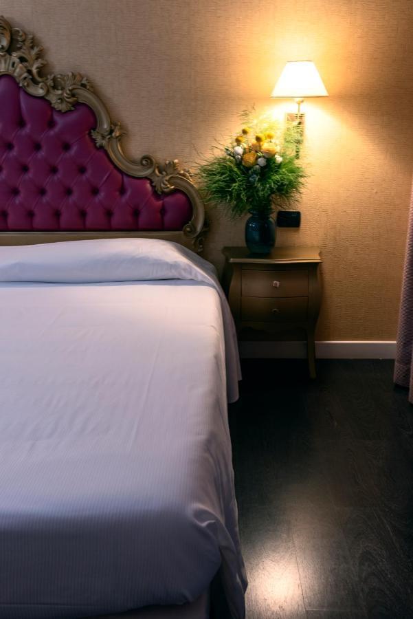 Hotel - Motel Flower Gropello Cairoli Eksteriør bilde