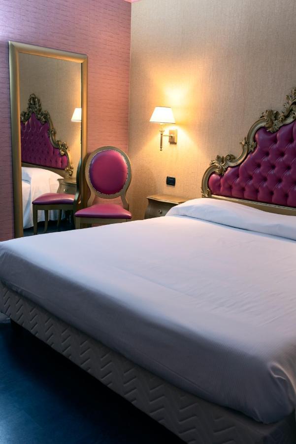 Hotel - Motel Flower Gropello Cairoli Eksteriør bilde