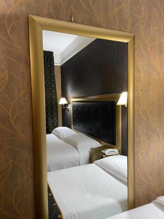 Hotel - Motel Flower Gropello Cairoli Eksteriør bilde