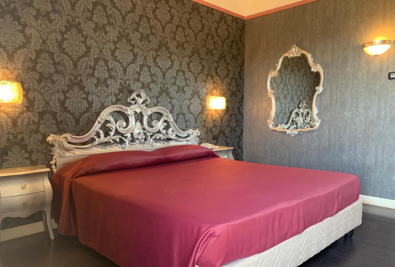 Hotel - Motel Flower Gropello Cairoli Eksteriør bilde