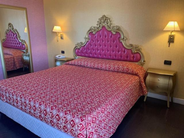 Hotel - Motel Flower Gropello Cairoli Eksteriør bilde